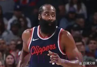 西媒:贝林为四前锋体系付出代价 他需要回撤防守 西媒:贝林为四前锋体系付出代价 他需要回撤防守